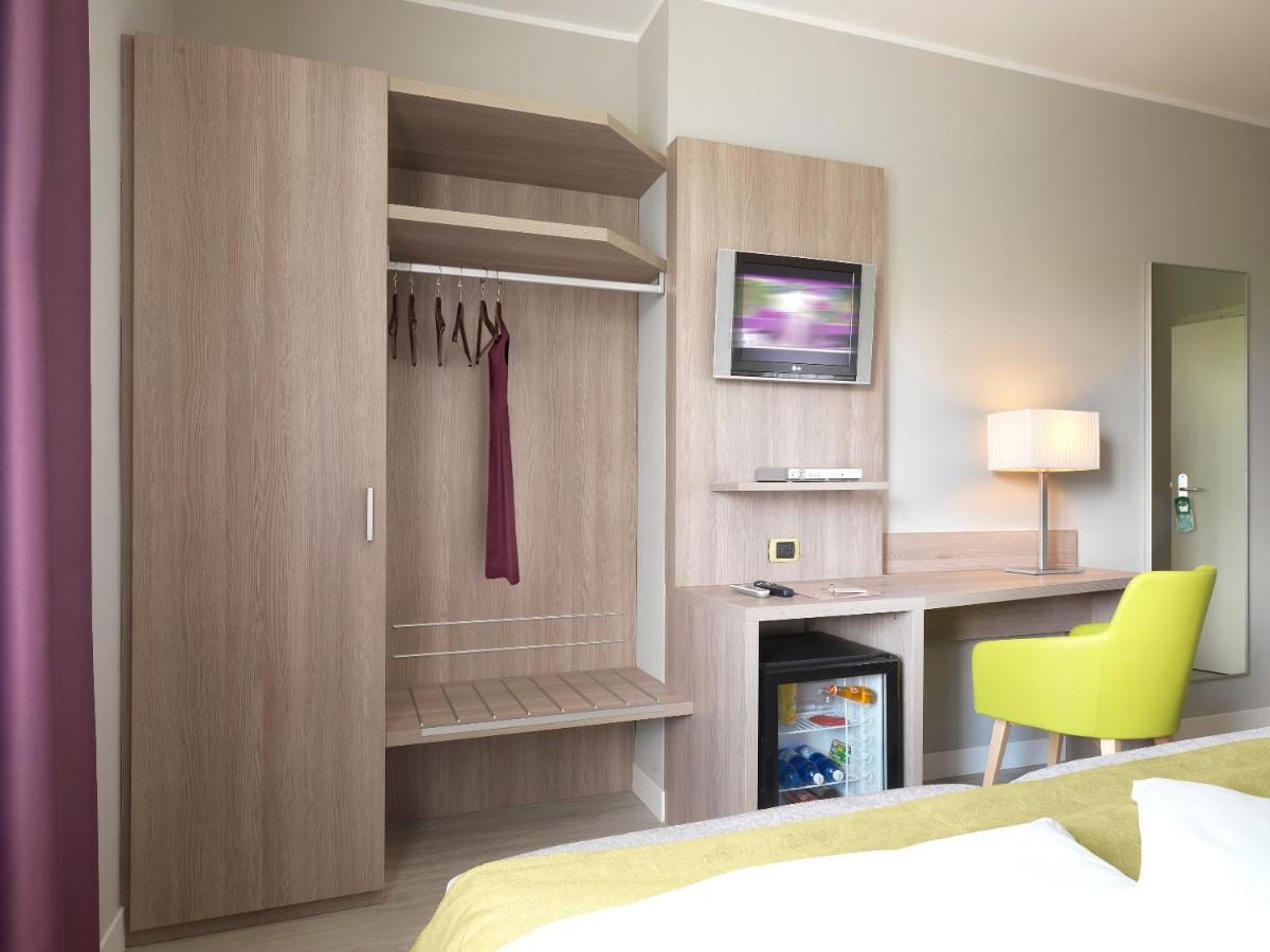 Hotel San Francesco Borgomanero Room photo